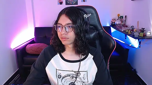 malik harrison   online show from November 2025 03:55:01 PM