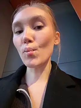 MariaTull online show from October 2025 01:46:02 PM