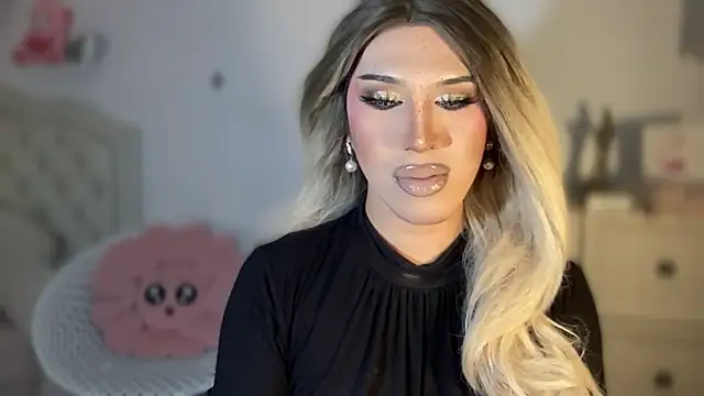 Snapshot of Ts_glamxxxx chatting on October 2025 01:22:01 AM Ts glamxxxx online show from October 2025 01:22:01 AM