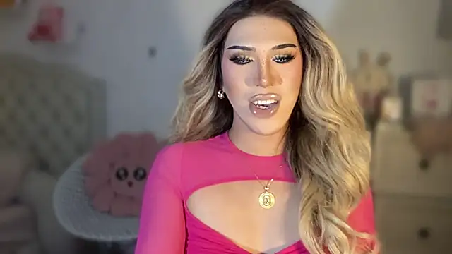 Snapshot of Ts_glamxxxx chatting on October 2025 12:31:02 AM Ts glamxxxx online show from October 2025 12:31:02 AM