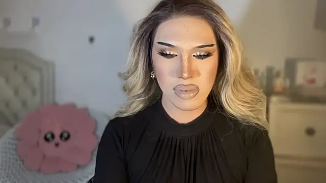 Snapshot of Ts_glamxxxx chatting on October 2025 02:56:01 AM Ts glamxxxx online show from October 2025 02:56:01 AM