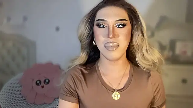 Snapshot of Ts_glamxxxx chatting on October 2025 01:28:02 AM Ts glamxxxx online show from October 2025 01:28:02 AM