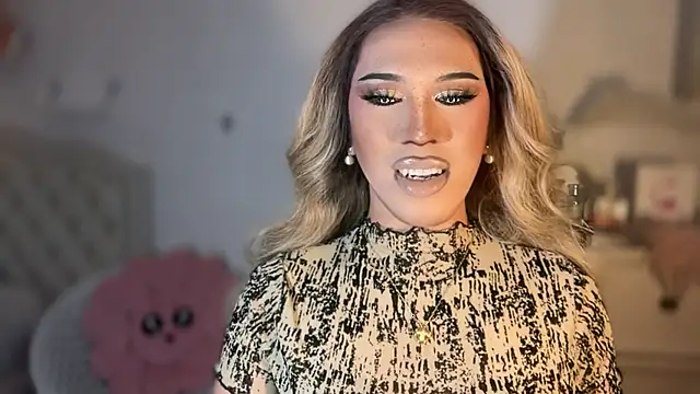 Snapshot of Ts_glamxxxx chatting on October 2025 02:08:02 AM Ts glamxxxx online show from October 2025 02:08:02 AM