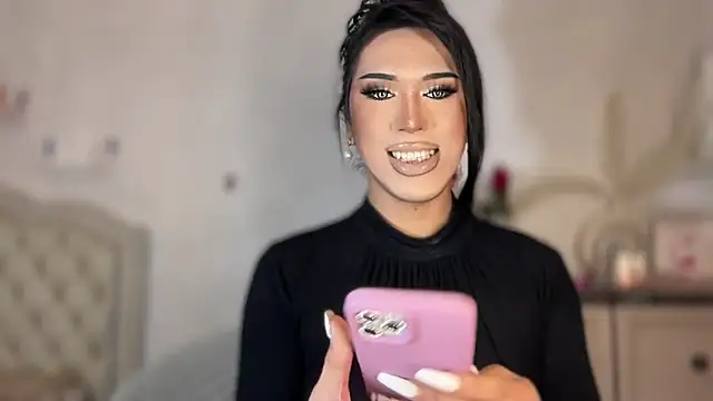 Snapshot of Ts_glamxxxx chatting on November 2025 12:20:02 AM Ts glamxxxx online show from November 2025 12:20:02 AM