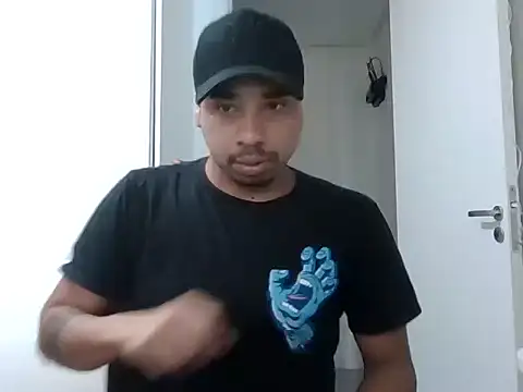 Juninho10c online show from November 2025 04:29:01 PM