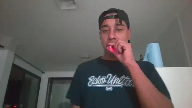 Juninho10c online show from December 2025 04:17:02 AM