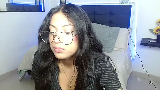 vaness weet online show from November 2025 07:25:01 PM