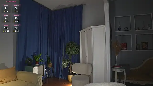 Snapshot of -JuicyMolly- chatting on October 2025 04:08:01 PM -JuicyMolly- online show from October 2025 04:08:01 PM