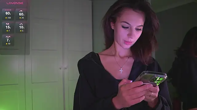 Snapshot of -JuicyMolly- chatting on October 2025 03:38:02 PM -JuicyMolly- online show from October 2025 03:38:02 PM