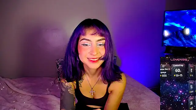 Cinamoonn online show from December 2024 07:25:02 PM