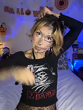 Cinamoonn online show from October 2025 07:09:02 PM