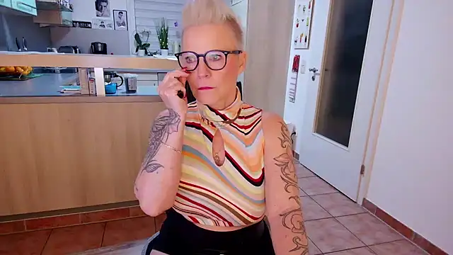 German Milf online show from December 2024 05:55:02 PM