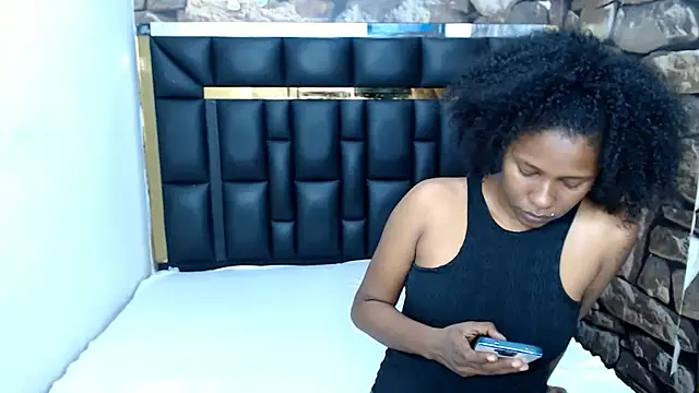 lizeth keilyn online show from December 2024 01:30:02 PM