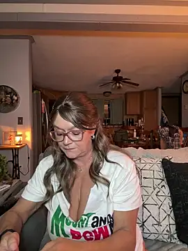 Snapshot of cowgirlc chatting on October 2025 02:39:02 AM cowgirlc online show from October 2025 02:39:02 AM