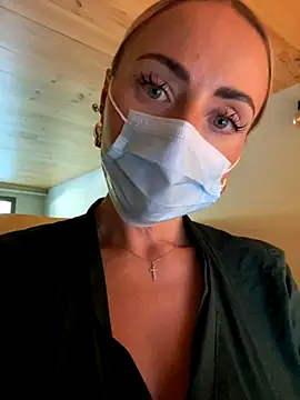 Snapshot of EmaSalis chatting on September 2025 09:58:02 AM EmaSalis online show from September 2025 09:58:02 AM