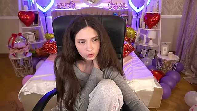 BabyFlowerr online show from February 2025 07:43:02 PM