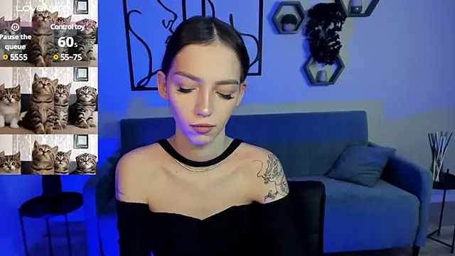 Snapshot of SophieCatty chatting on December 2024 03:58:01 AM SophieCatty online show from December 2024 03:58:01 AM