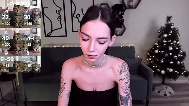 Snapshot of SophieCatty chatting on December 2024 11:21:01 PM SophieCatty online show from December 2024 11:21:01 PM