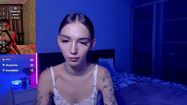 Snapshot of SophieCatty chatting on October 2025 10:43:01 PM SophieCatty online show from October 2025 10:43:01 PM