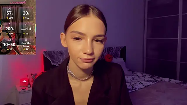 Snapshot of SophieCatty chatting on October 2025 11:01:01 AM SophieCatty online show from October 2025 11:01:01 AM