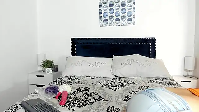 ZulyMichels online show from January 2025 12:37:01 PM