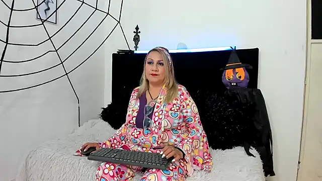 yayita mature online show from October 2025 02:40:02 PM