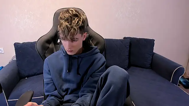 James Mills online show from November 2025 07:03:02 PM