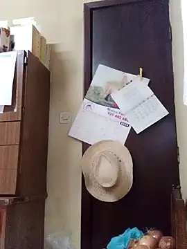 Snapshot of White_rabbit_ chatting on January 2025 10:13:02 AM White rabbit online show from January 2025 10:13:02 AM