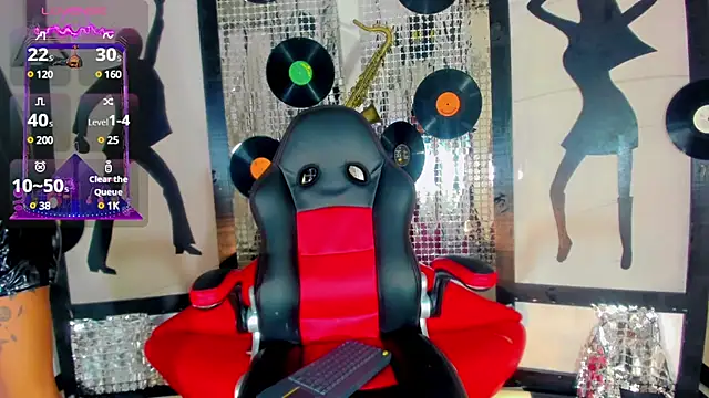 nickyminach  online show from December 2024 07:32:02 PM
