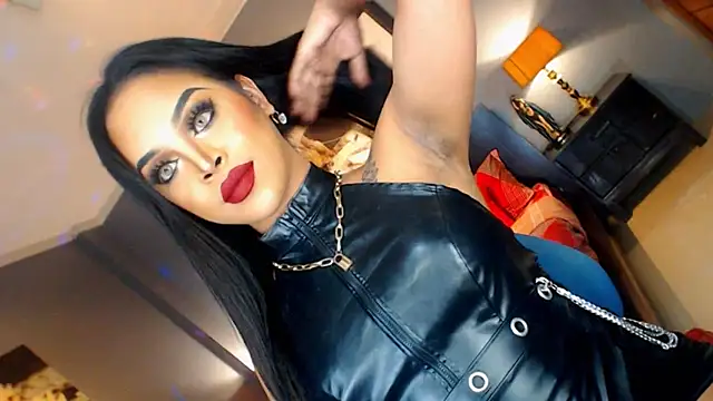 Snapshot of MarryQueen22 chatting on November 2025 01:22:01 AM MarryQueen22 online show from November 2025 01:22:01 AM