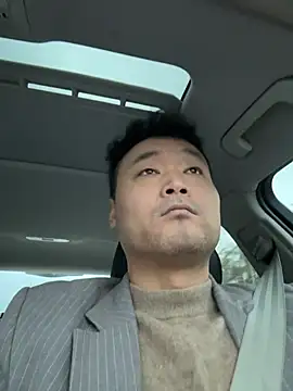 Snapshot of S00 chatting on November 2025 10:37:01 PM S00 online show from November 2025 10:37:01 PM