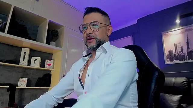 MrFrank tattoo online show from November 2025 12:17:01 PM