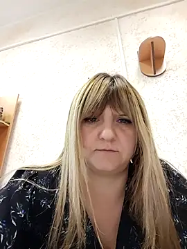 Snapshot of Office_Albertina chatting on October 2025 09:56:01 PM Office Albertina online show from October 2025 09:56:01 PM