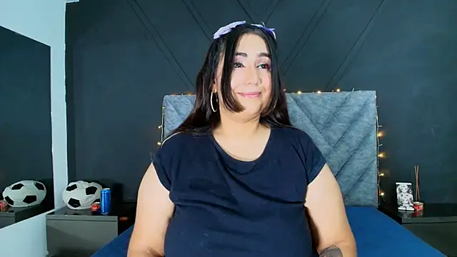 emmajohnss online show from January 2025 03:43:01 AM