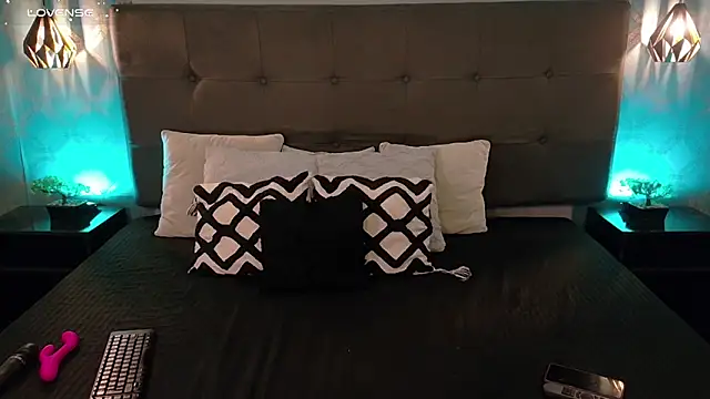 Madisonsmiith online show from March 2025 10:21:02 PM