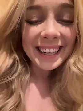 CherryAuroraa online show from December 2024 04:03:02 PM