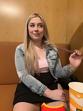 CherryAuroraa online show from February 2025 09:22:01 PM