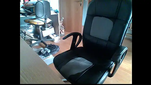 Snapshot of michl9322 chatting on October 2025 09:07:02 AM michl9322 online show from October 2025 09:07:02 AM