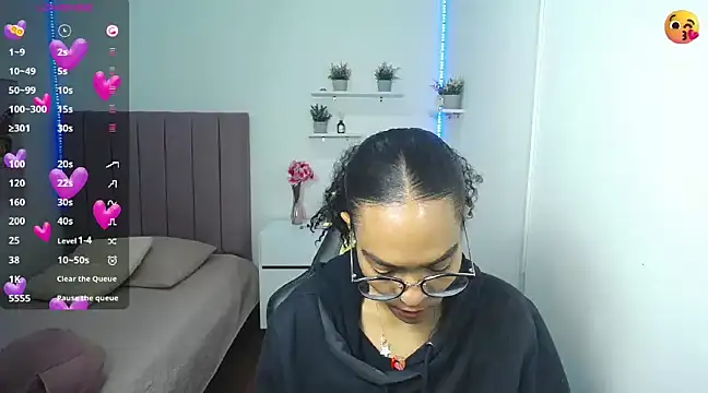 Nina lovee  online show from December 2024 04:49:02 PM