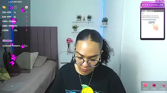 Nina lovee  online show from December 2024 04:40:01 PM