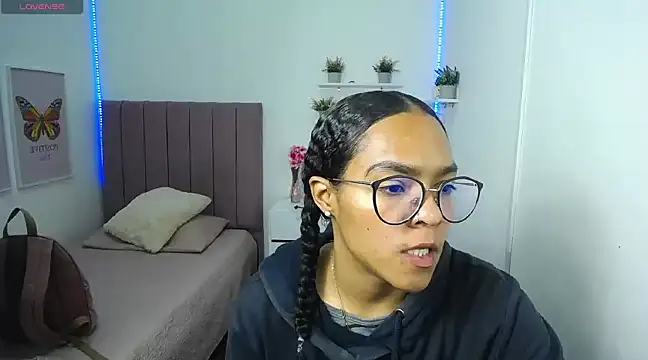 Nina lovee  online show from February 2025 01:43:02 PM