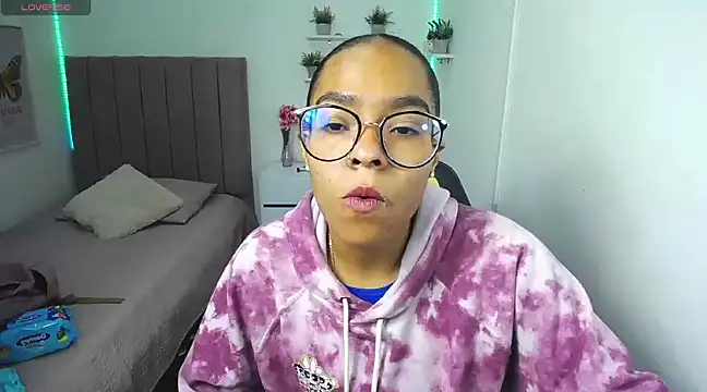 Nina lovee  online show from February 2025 02:54:02 PM
