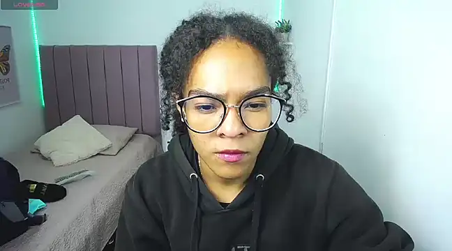 Nina lovee  online show from March 2025 12:37:01 PM