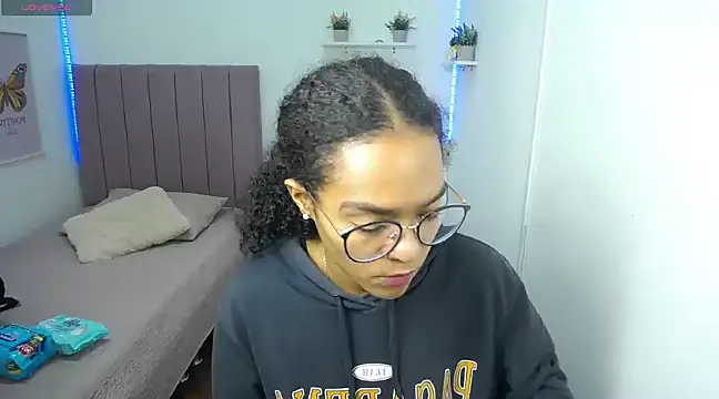 Nina lovee  online show from March 2025 02:51:02 PM