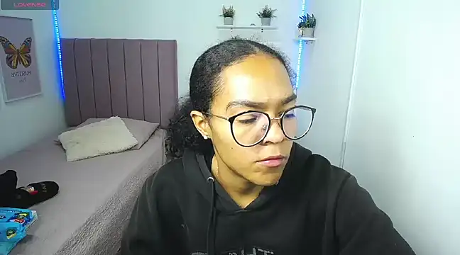 Nina lovee  online show from March 2025 03:18:02 PM
