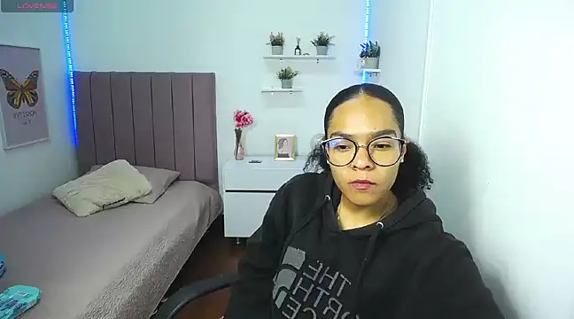 Nina lovee  online show from March 2025 12:34:02 PM