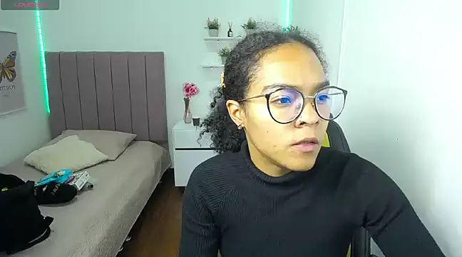 Nina lovee  online show from March 2025 12:47:02 PM