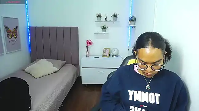 Nina lovee  online show from March 2025 03:25:02 PM