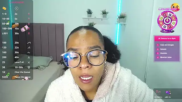 Nina lovee  online show from September 2025 02:40:02 PM