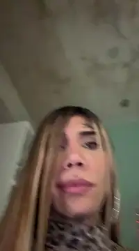 caroline cossei online show from March 2025 05:43:02 AM